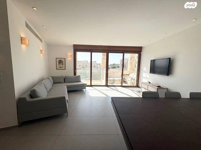 דירה, ג'ורג' וושינגטון, טלביה, קוממיות, ירושלים