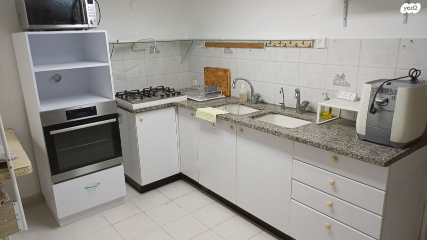 שיכון פועלים א'