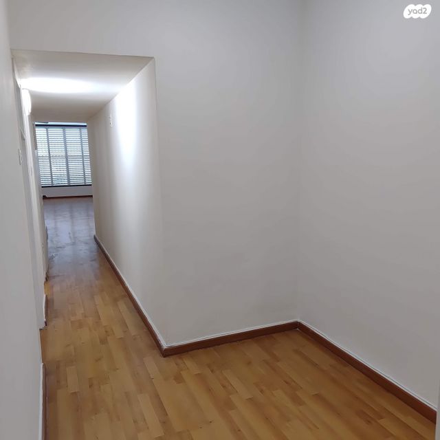 דירה, רמב"ם, ראשון לציון