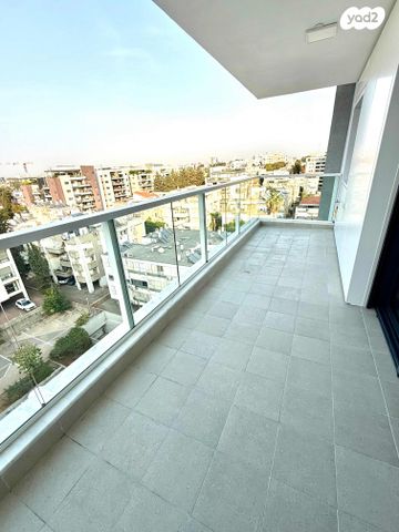 דירה, שדרות ח"ן, הרצליה