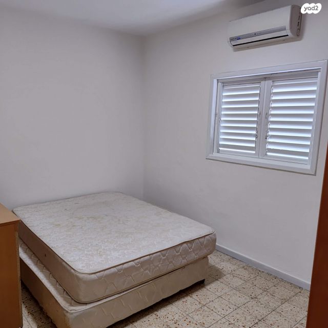 דירה, רמב"ם, ראשון לציון