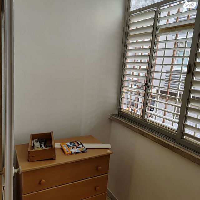 דירה, רמב"ם, ראשון לציון