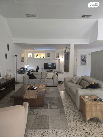 בית פרטי/ קוטג', גולן, רמת השרון