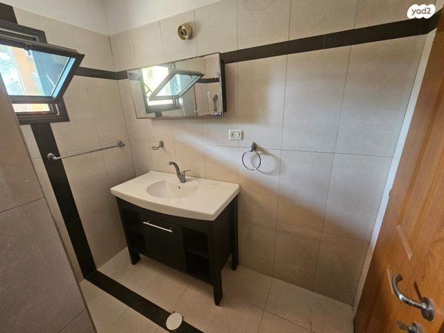 בית פרטי/ קוטג', גיאה