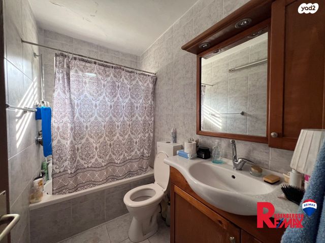 גג/ פנטהאוז, הסנהדרין 33, ג'סי כהן, חולון