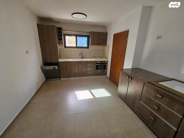 בית פרטי/ קוטג', גיאה