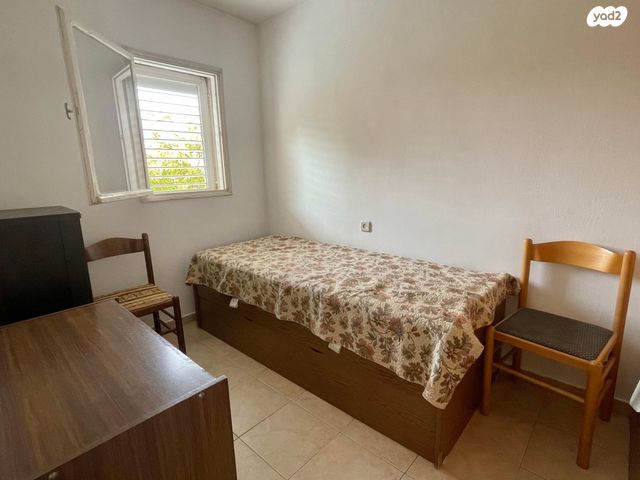 דירה, כיסופים, כפר סבא