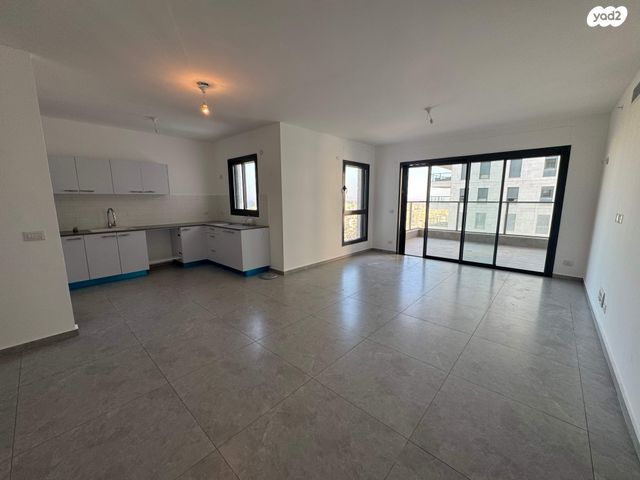 דירה, אמנון ליפקין שחק, נוף הטיילת, נתניה