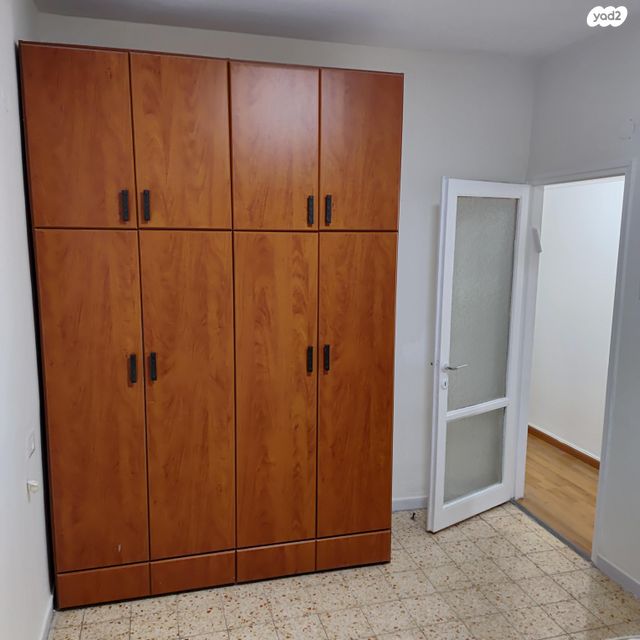 דירה, רמב"ם, ראשון לציון