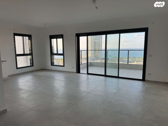 דירה, אמנון ליפקין שחק, נוף הטיילת, נתניה