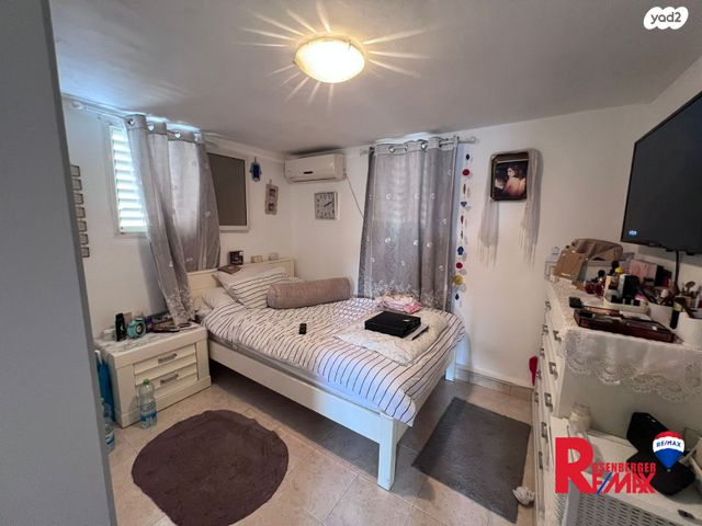 גג/ פנטהאוז, הסנהדרין 33, ג'סי כהן, חולון