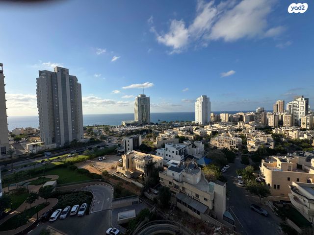 דירה, אמנון ליפקין שחק, נוף הטיילת, נתניה