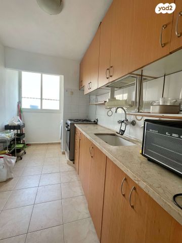 דירה, כיסופים, כפר סבא