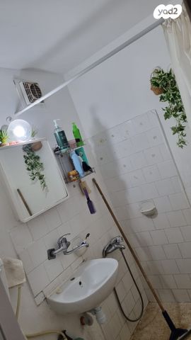 דירה, מורדי הגטאות, שיכוני המזרח, ראשון לציון