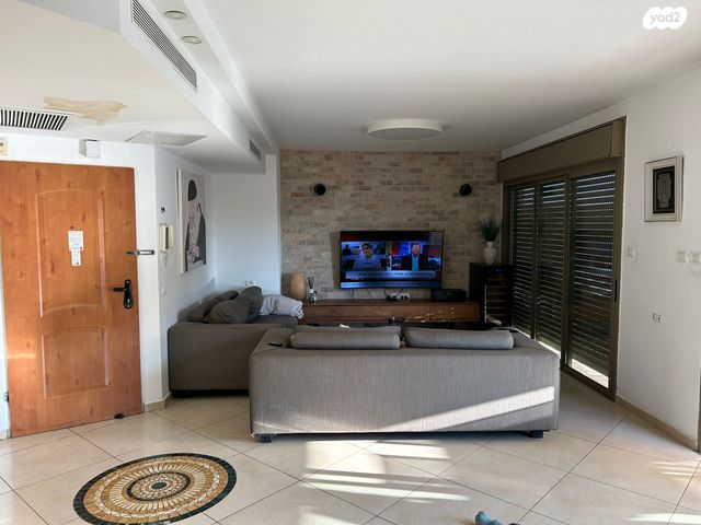 גג/ פנטהאוז, אהוד מנור, קרית אילון, חולון