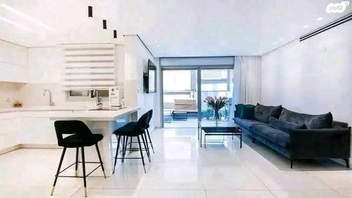 דירה, ביאליק, מרכז, קרית עבודה, חולון