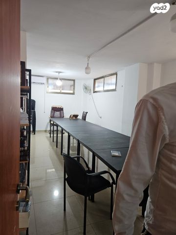 משרדים, רמב"ם, בני ברק