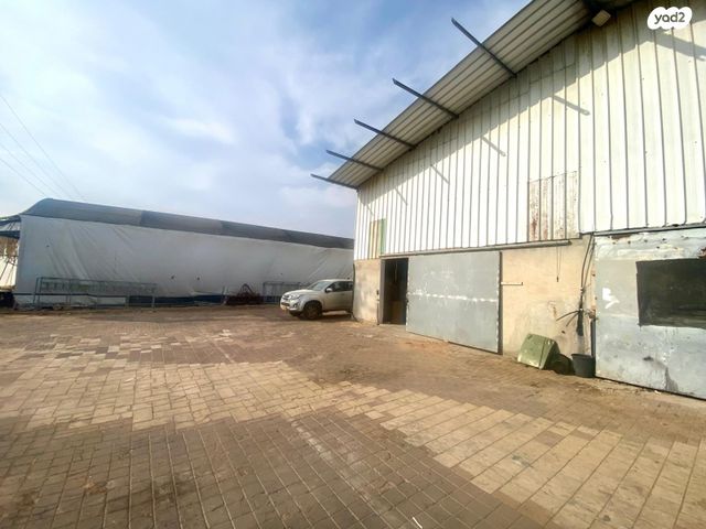 מחסנים, קדימה צורן