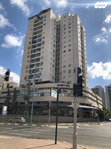 קליניקות, שמחה הולצברג, נאות שמיר, רמלה