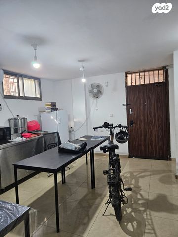 משרדים, רמב"ם, בני ברק