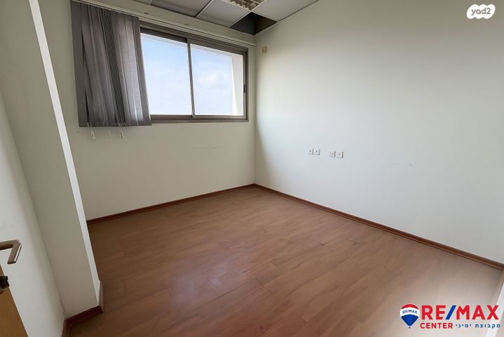 משרדים, הנחושת, אזור תעשיה א, חולון