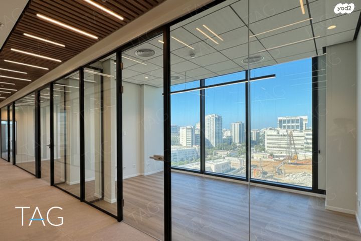 דרך מנחם בגין 13