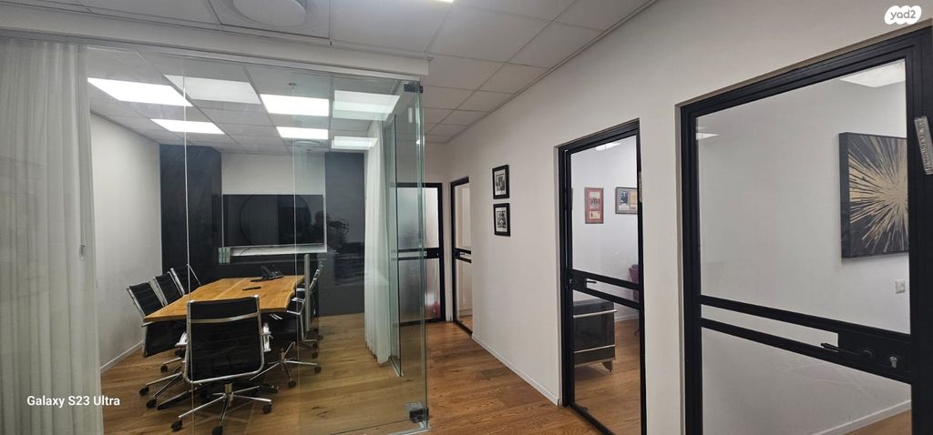 משרדים, דרך זאב ז'בוטינסקי 7, רמת גן