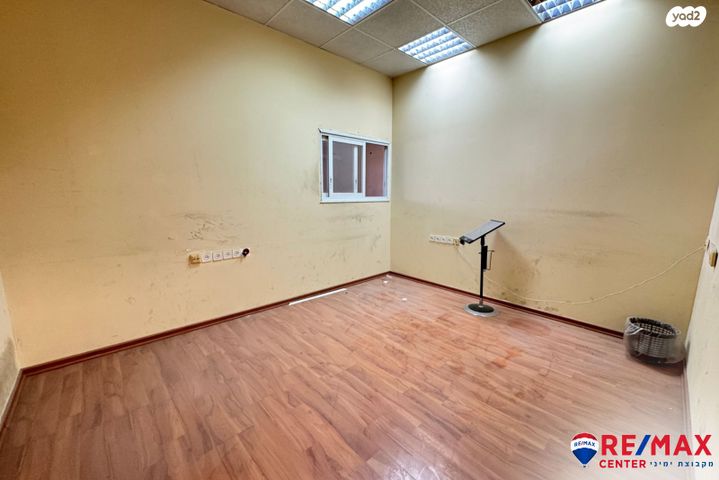 משרדים, הנחושת, אזור תעשיה א, חולון