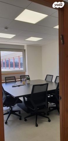 משרדים, יגאל אלון, תל אביב יפו