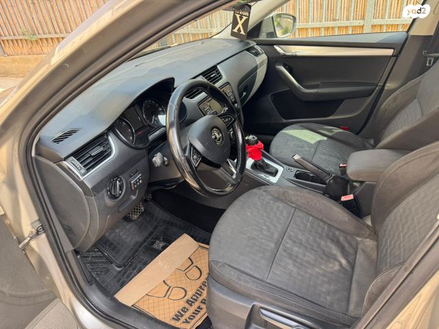 סקודה אוקטביה