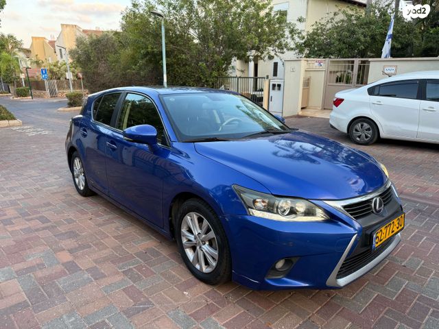 מודעת רכב לקסוס CT