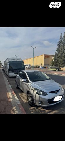 מודעת רכב מאזדה 2