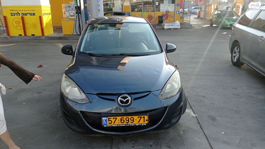 מודעת רכב מאזדה 2