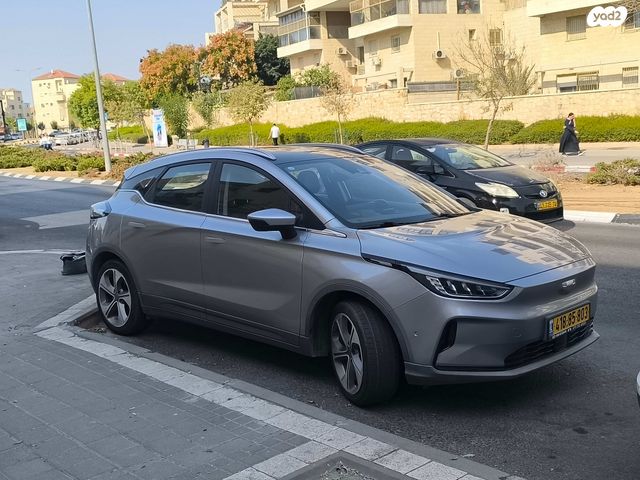 מודעת רכב ג׳ילי Geometry C