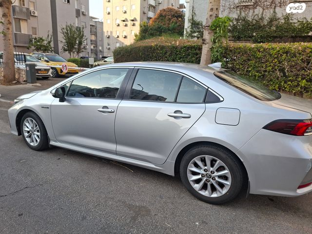 מודעת רכב טויוטה קורולה