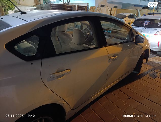 טויוטה פריוס