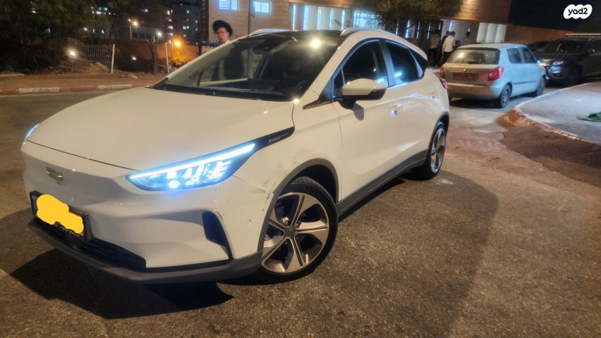 מודעת רכב ג׳ילי Geometry C