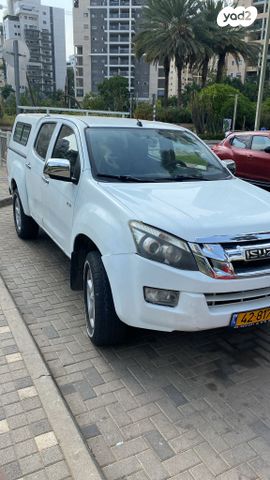 איסוזו די-מקס