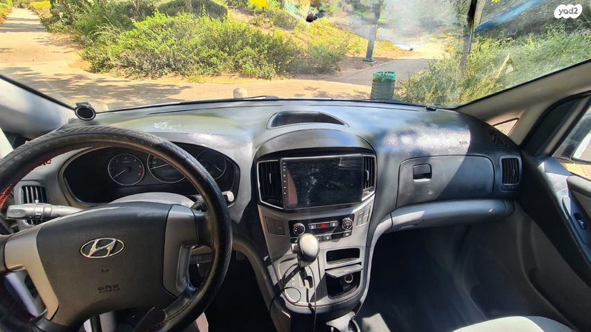 יונדאי H-1 / i800