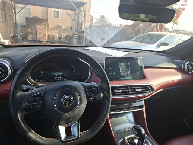 מודעת רכב אם ג'י EHS PHEV 1