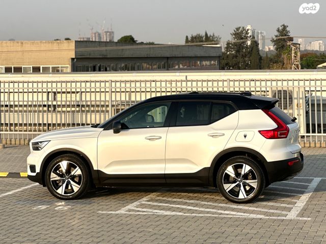 וולוו XC40