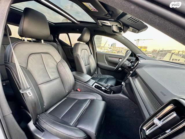 וולוו XC40
