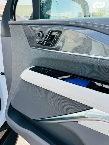 מודעת רכב קאדילק אסקלייד 2