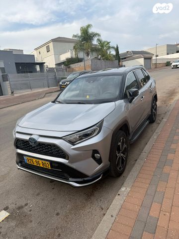 טויוטה RAV4