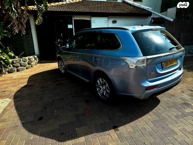 מיצובישי אאוטלנדר