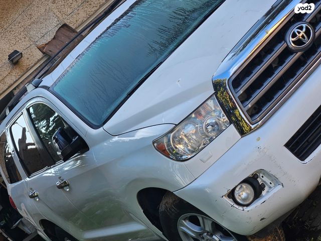 טויוטה סקויה