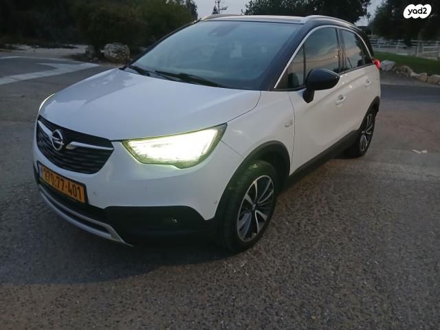 אופל קרוסלנד X