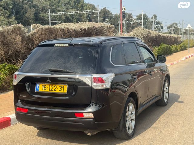 מיצובישי אאוטלנדר