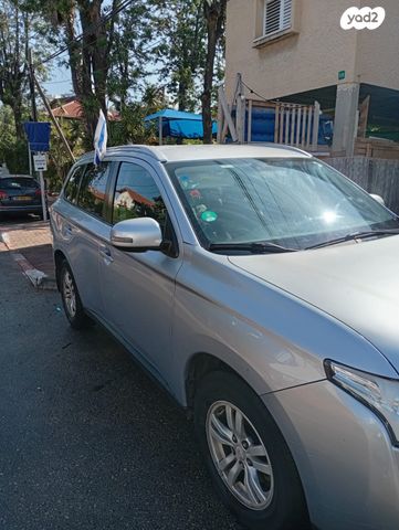 מיצובישי אאוטלנדר