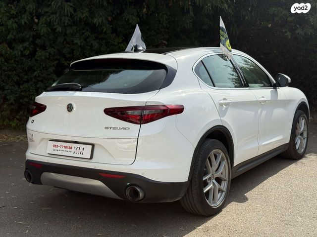 אלפא רומיאו סטלביו